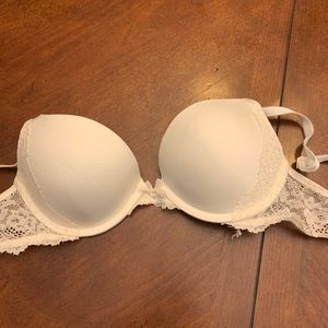 Victoria’s Secret 34B